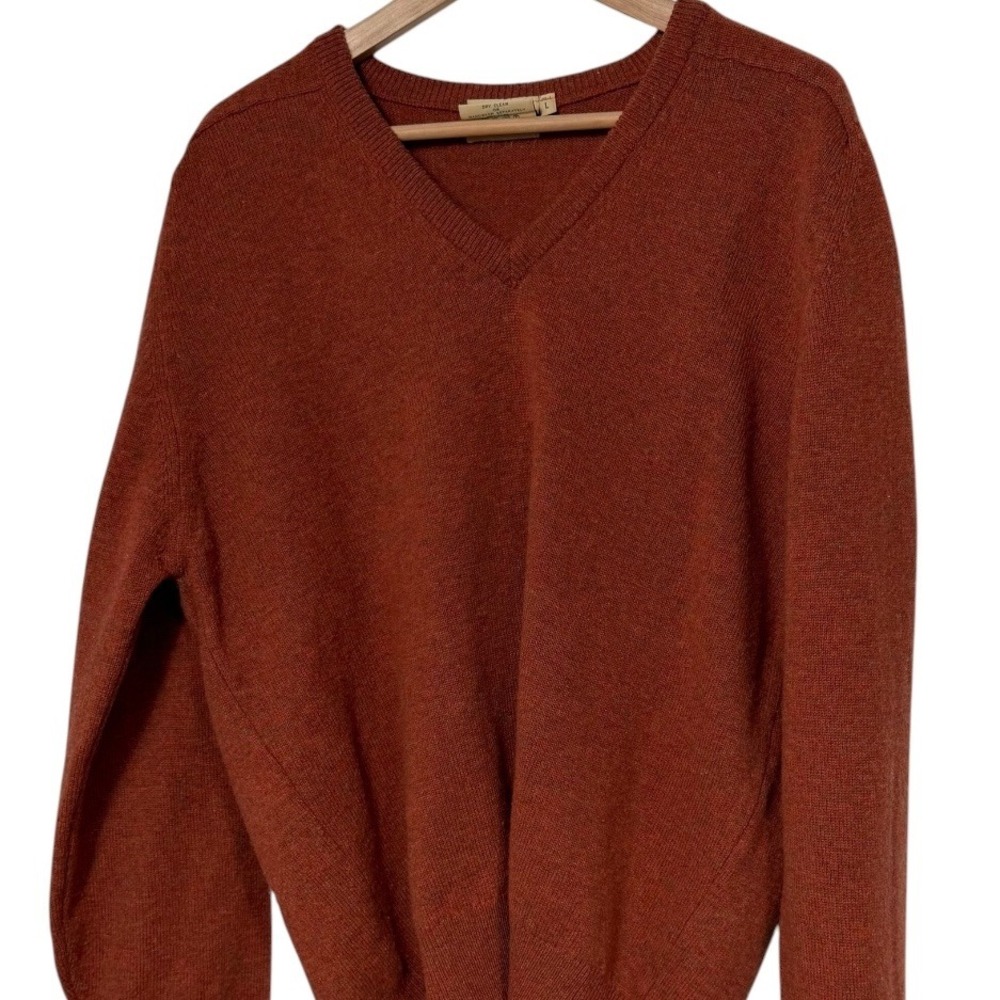 LL Bean Mens V-Neck Sweater Orange 100% Lambswool Made in Scotland Large